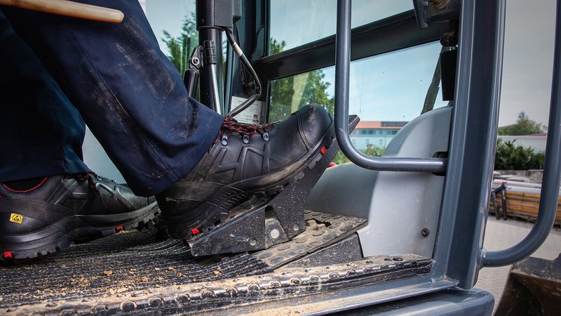 Laden Sie das Bild in Galerie -Viewer, Black Eagle Safety 54 Low