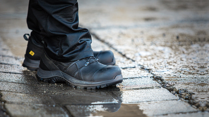 Laden Sie das Bild in Galerie -Viewer, Black Eagle Safety 56 Low