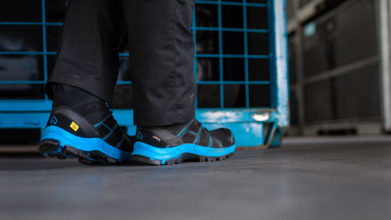 Laden Sie das Bild in Galerie -Viewer, Black Eagle Safety 40.1 Mid/Black-Blue