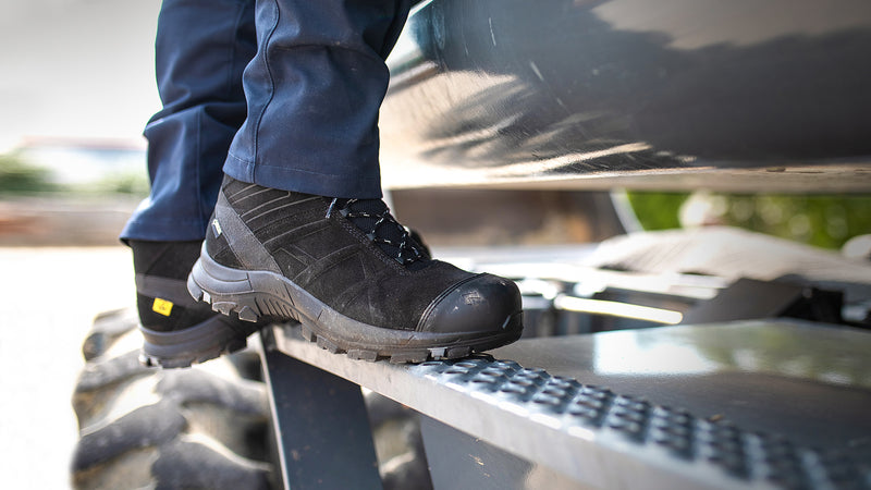 Laden Sie das Bild in Galerie -Viewer, Black Eagle Safety 53 Mid