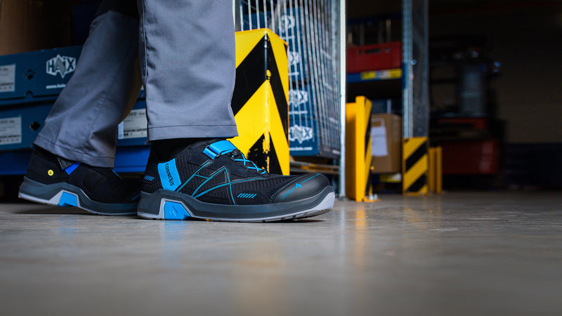 Laden Sie das Bild in Galerie -Viewer, Connexis Safety T S1 Low Black-Blue