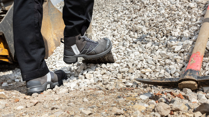 Laden Sie das Bild in Galerie -Viewer, Connexis Safety+ Gtx Mid Grey-Silver