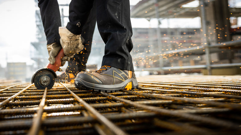 Laden Sie das Bild in Galerie -Viewer, Connexis Safety+ Gtx Mid Grey-Orange