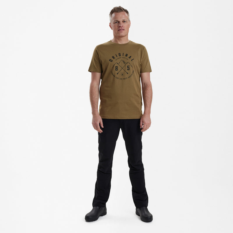 Laden Sie das Bild in Galerie -Viewer, Nolan T-Shirt