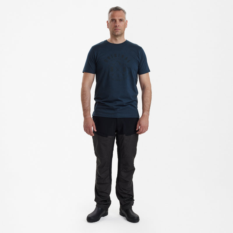 Laden Sie das Bild in Galerie -Viewer, Nolan T-Shirt