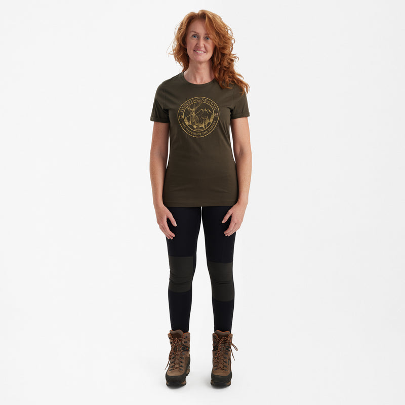 Laden Sie das Bild in Galerie -Viewer, Lady Ella T-Shirt