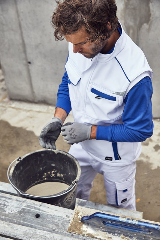 Laden Sie das Bild in Galerie -Viewer, Funktionelle Softshellweste mit hochwertiger Ausstattung - JN852