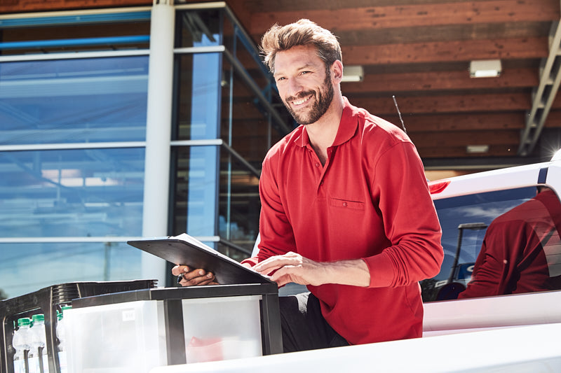 Laden Sie das Bild in Galerie -Viewer, Pflegeleichtes und strapazierfähiges Langarm Polo mit Brusttasche - JN866