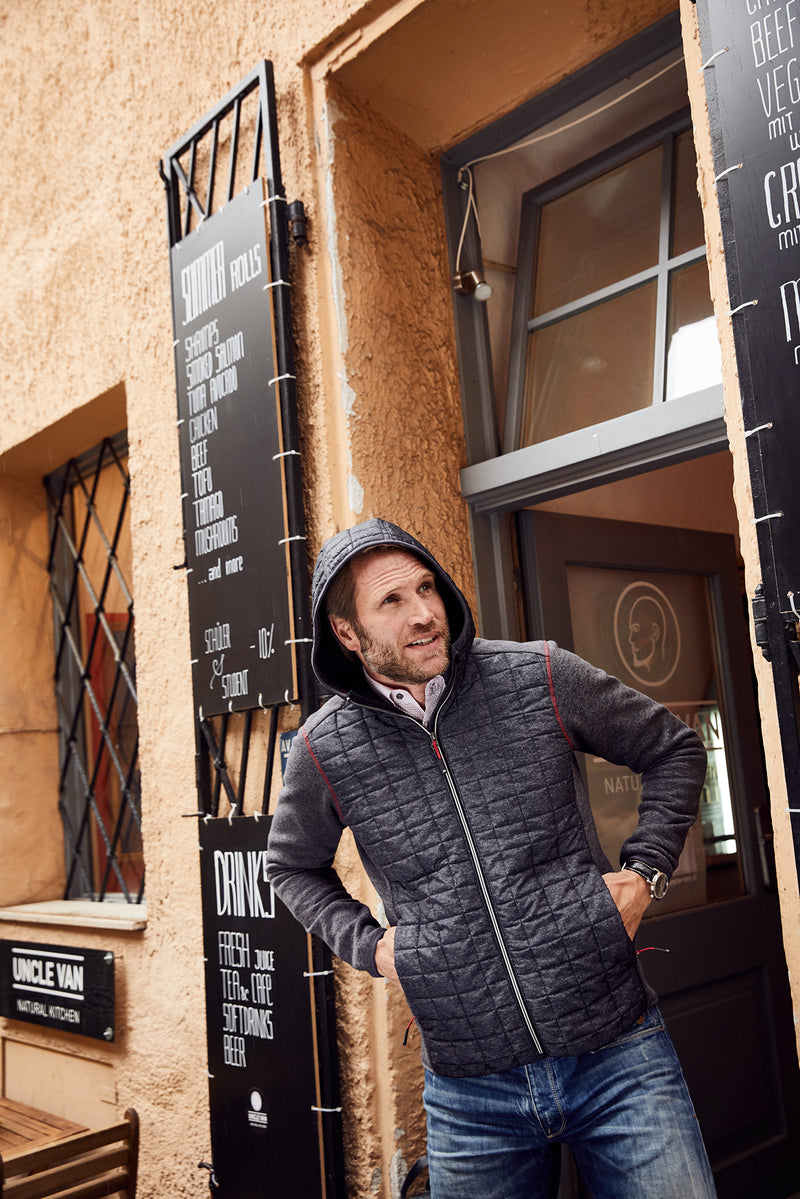 Laden Sie das Bild in Galerie -Viewer, Strickfleecejacke im stylischen Materialmix - JN772