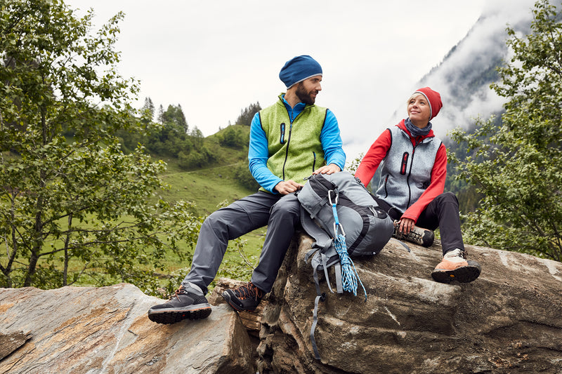 Laden Sie das Bild in Galerie -Viewer, Strickfleece Weste mit Stehkragen - JN773