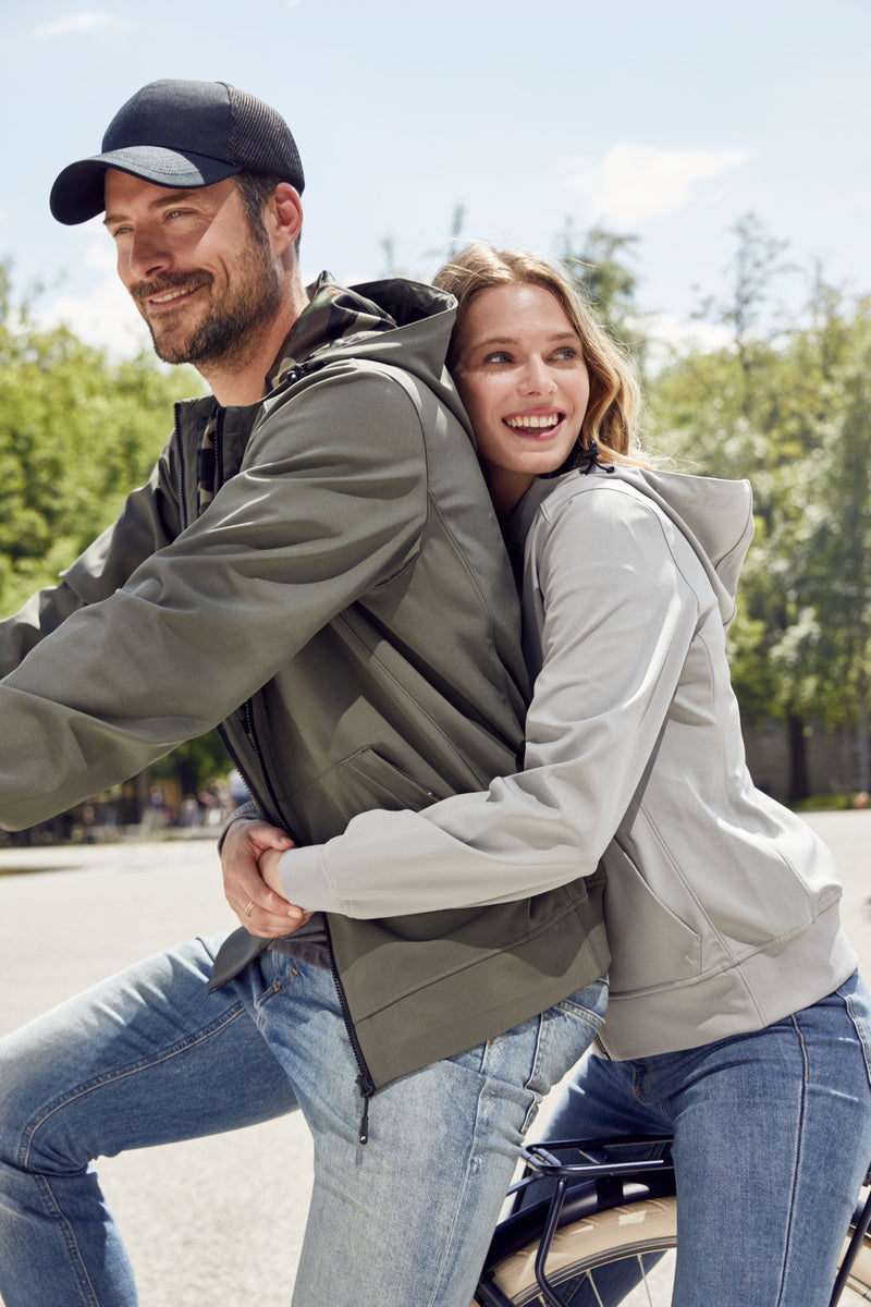 Laden Sie das Bild in Galerie -Viewer, Softshelljacke mit Kapuze im sportlichen Design - JN1146