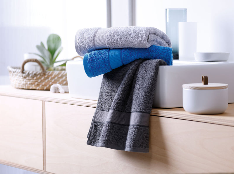 Laden Sie das Bild in Galerie -Viewer, Handtuch im modischen Design - MB442