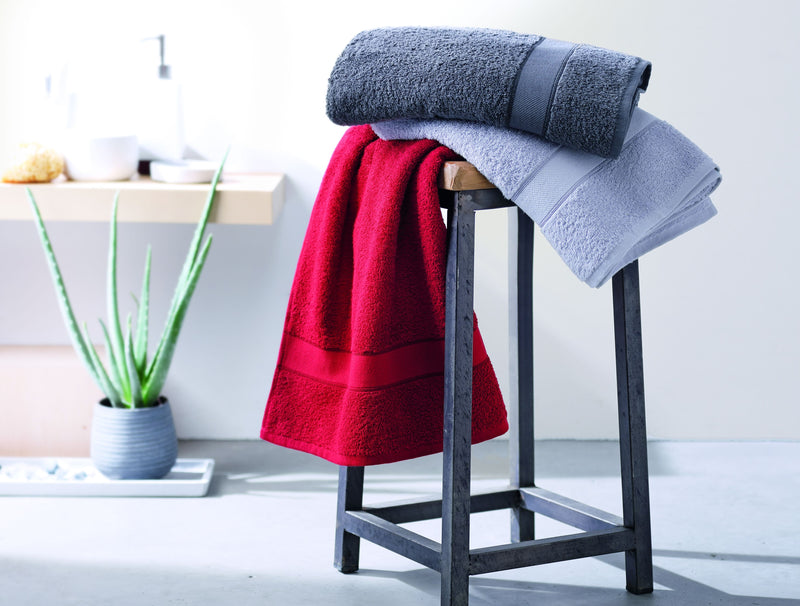 Laden Sie das Bild in Galerie -Viewer, Badetuch im modischen Design - MB443