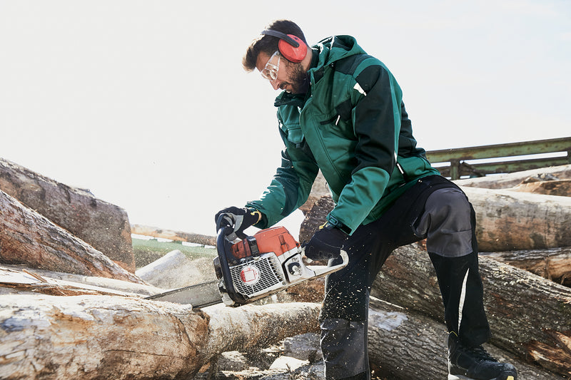 Laden Sie das Bild in Galerie -Viewer, Professionelle Softshelljacke mit warmem Innenfutter - JN824