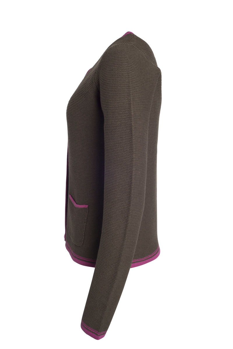 Laden Sie das Bild in Galerie -Viewer, Strickjacke im klassischen Trachtenlook - JN639