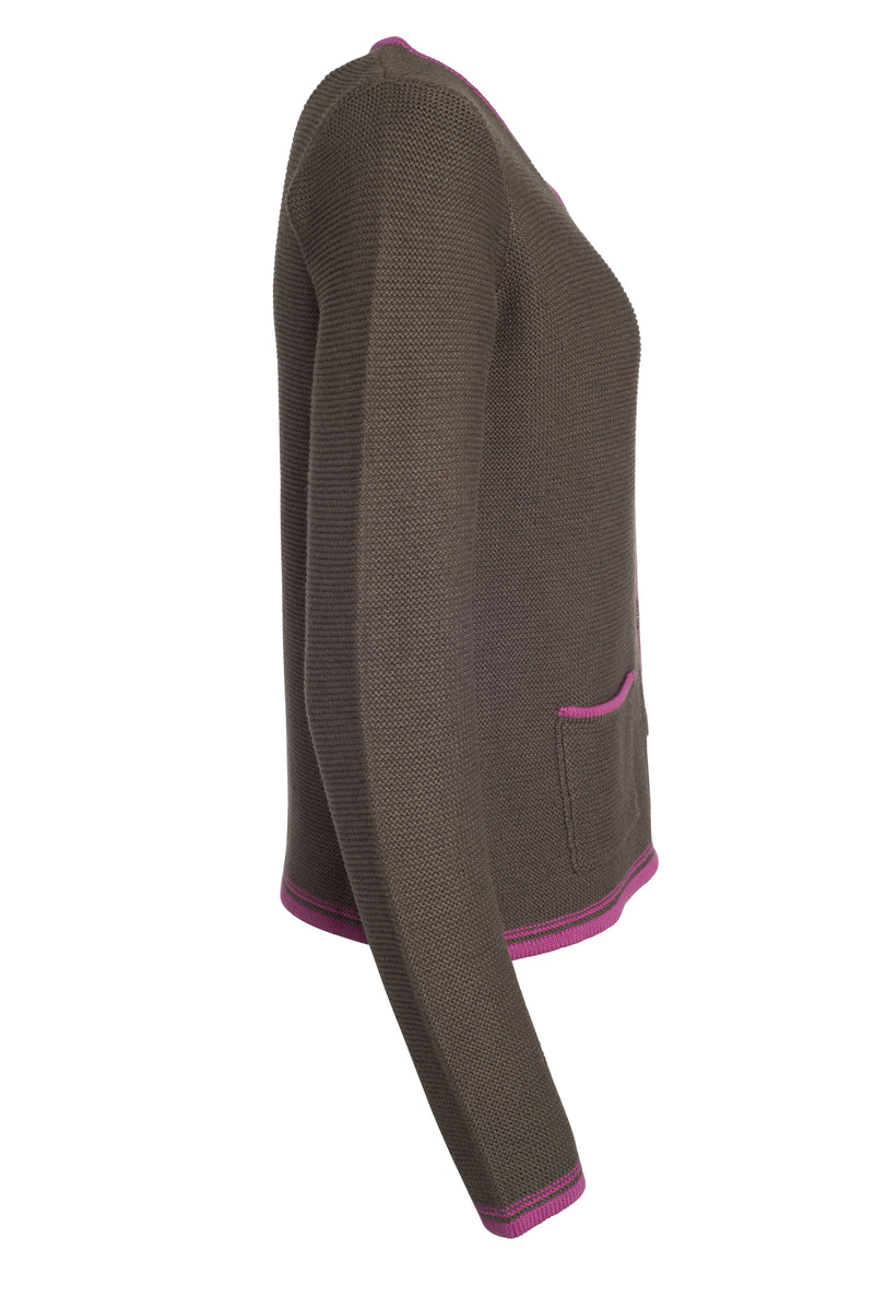 Laden Sie das Bild in Galerie -Viewer, Strickjacke im klassischen Trachtenlook - JN639