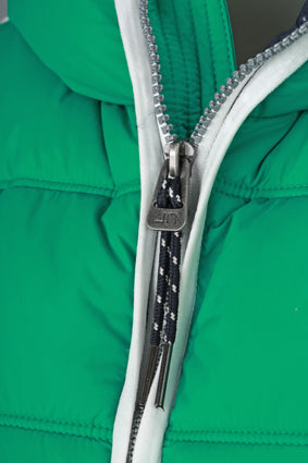 Laden Sie das Bild in Galerie -Viewer, Modische Steppweste mit angeschnittener Kapuze - JN1075