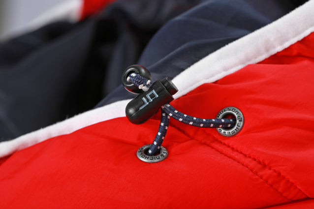 Laden Sie das Bild in Galerie -Viewer, Modische Steppweste mit angeschnittener Kapuze - JN1076