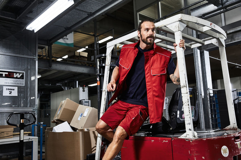 Laden Sie das Bild in Galerie -Viewer, Professionelle, leichte Softshellweste im cleanen Look mit hochwertigen Details - JN881