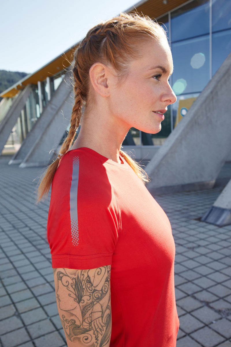 Laden Sie das Bild in Galerie -Viewer, Damen Funktions-Shirt aus recyceltem Polyester für Sport und Fitness - JN519