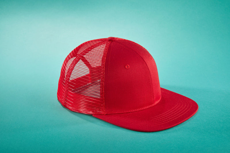 Laden Sie das Bild in Galerie -Viewer, Trendiges 6 Panel Mesh Cap mit flachem Schild aus Polycotton - MB6240