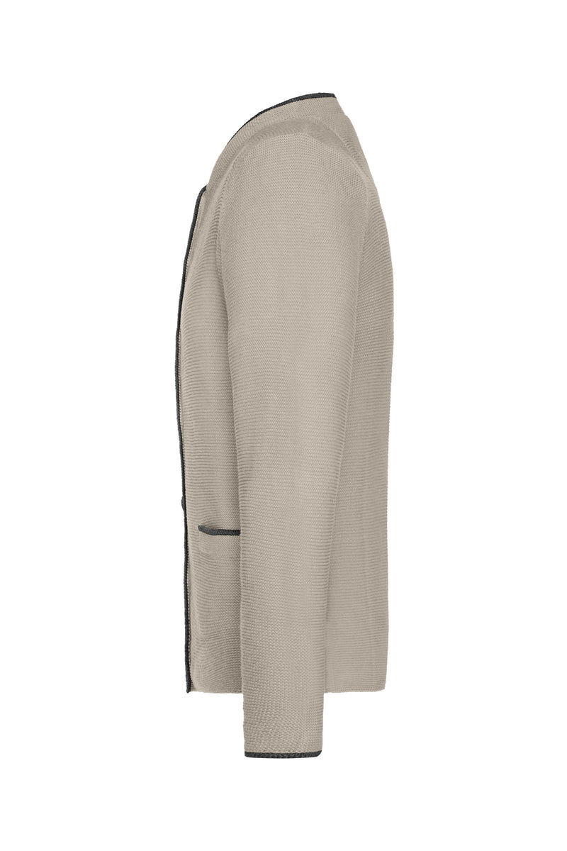 Laden Sie das Bild in Galerie -Viewer, Strickjacke im klassischen Trachtenlook - JN640