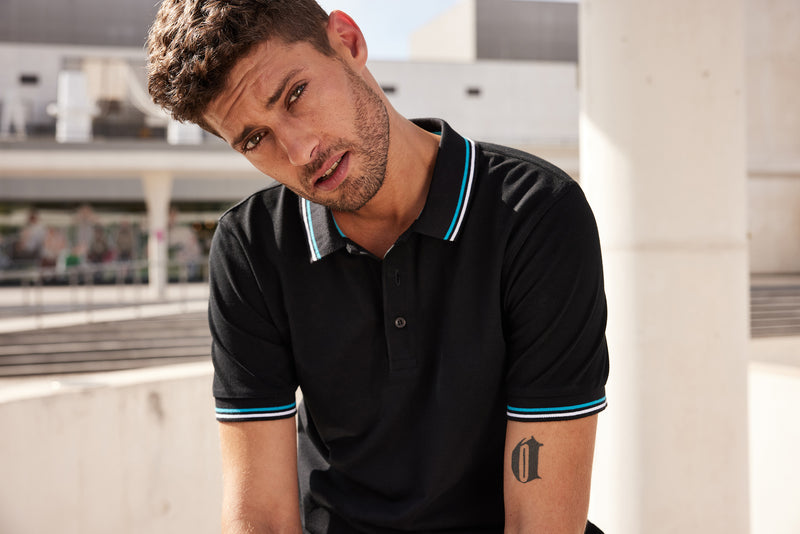 Laden Sie das Bild in Galerie -Viewer, Klassisches Polo mit Kontraststreifen an Kragen und Armbündchen in Piqué-Qualität - Herren - JN1306