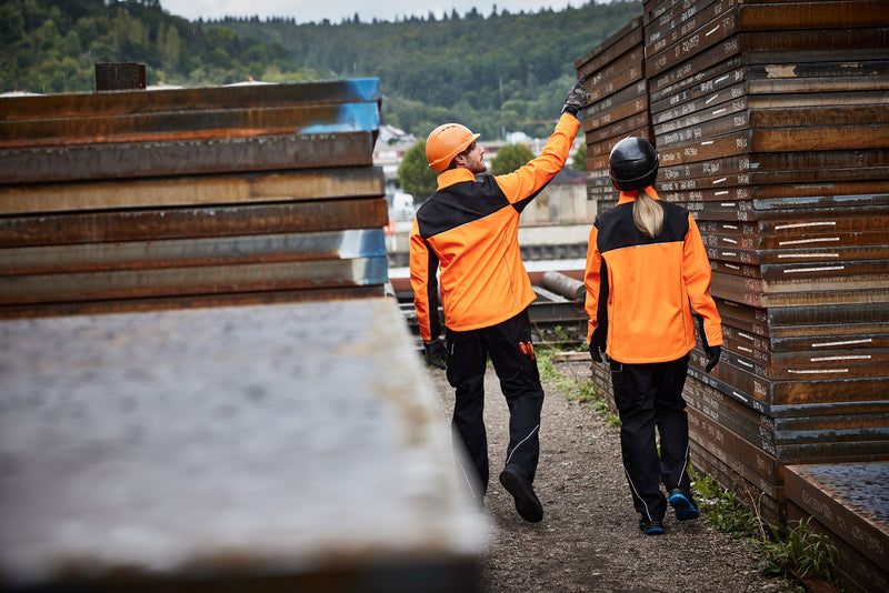 Laden Sie das Bild in Galerie -Viewer, Softshelljacke in Signalfarbe - JN1856