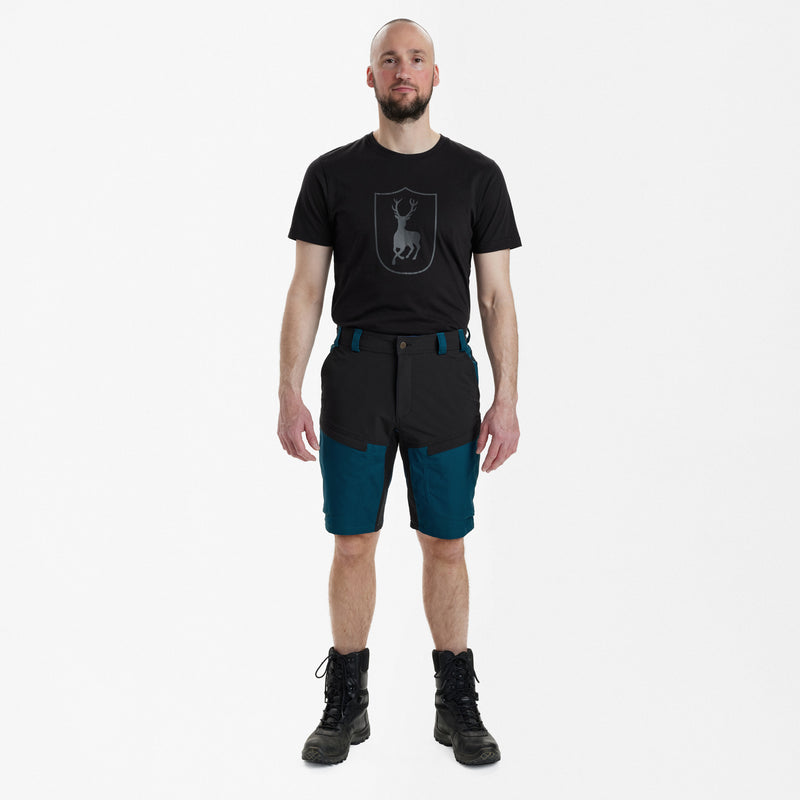 Laden Sie das Bild in Galerie -Viewer, Strike Shorts
