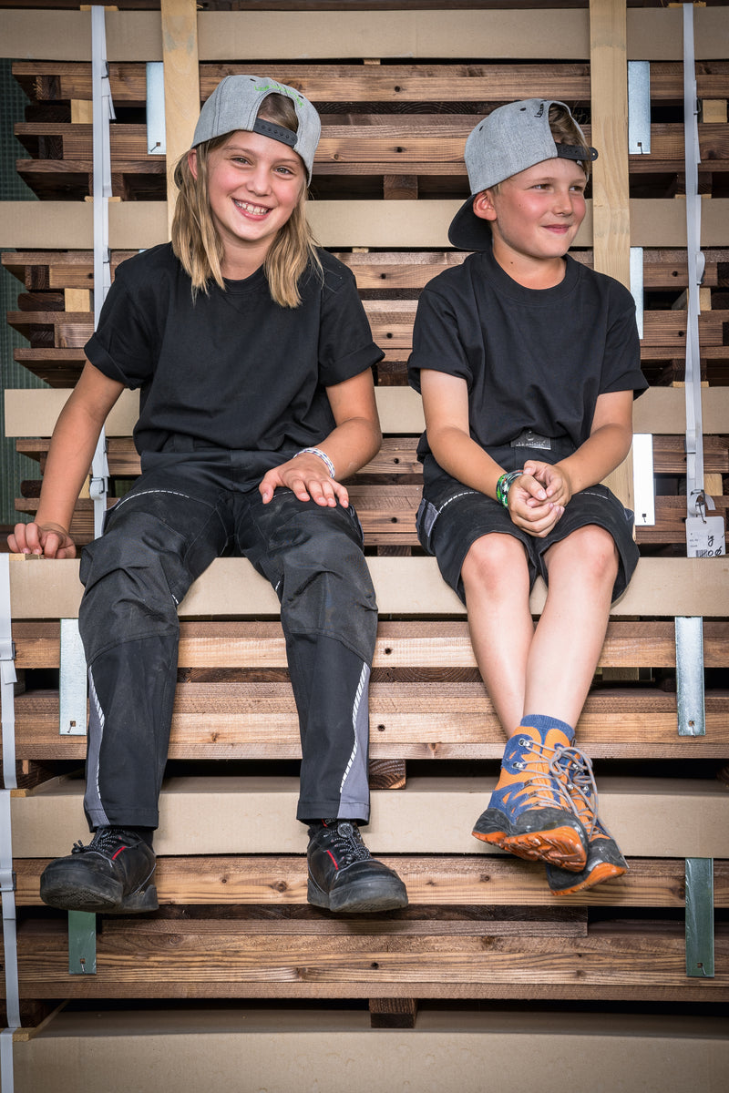 Laden Sie das Bild in Galerie -Viewer, Flexline Kinder Bundhose schwarz/grau
