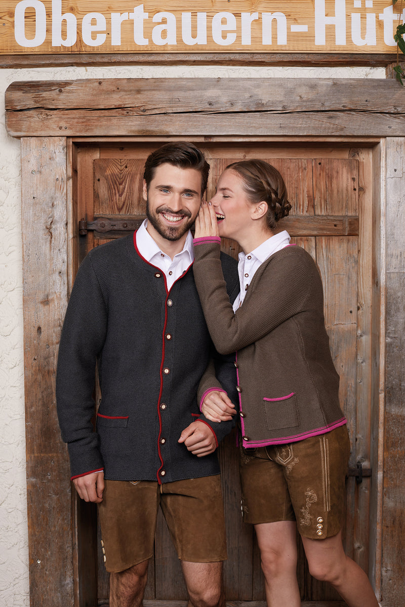 Laden Sie das Bild in Galerie -Viewer, Strickjacke im klassischen Trachtenlook - JN640
