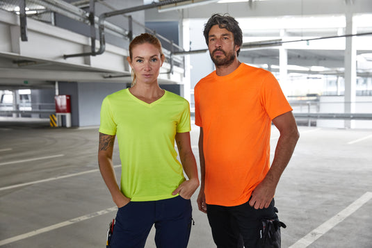 Strapazierfähiges und pflegeleichtes T-Shirt in Signalfarben - JN1838