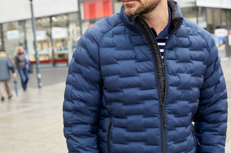 Laden Sie das Bild in Galerie -Viewer, Leichte, modische Steppjacke aus recyceltem Polyester - JN1162
