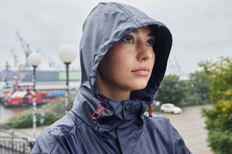 Laden Sie das Bild in Galerie -Viewer, Praktische Unisex Regenjacke zum Überziehen, vielseitig einsetzbar - JN1846
