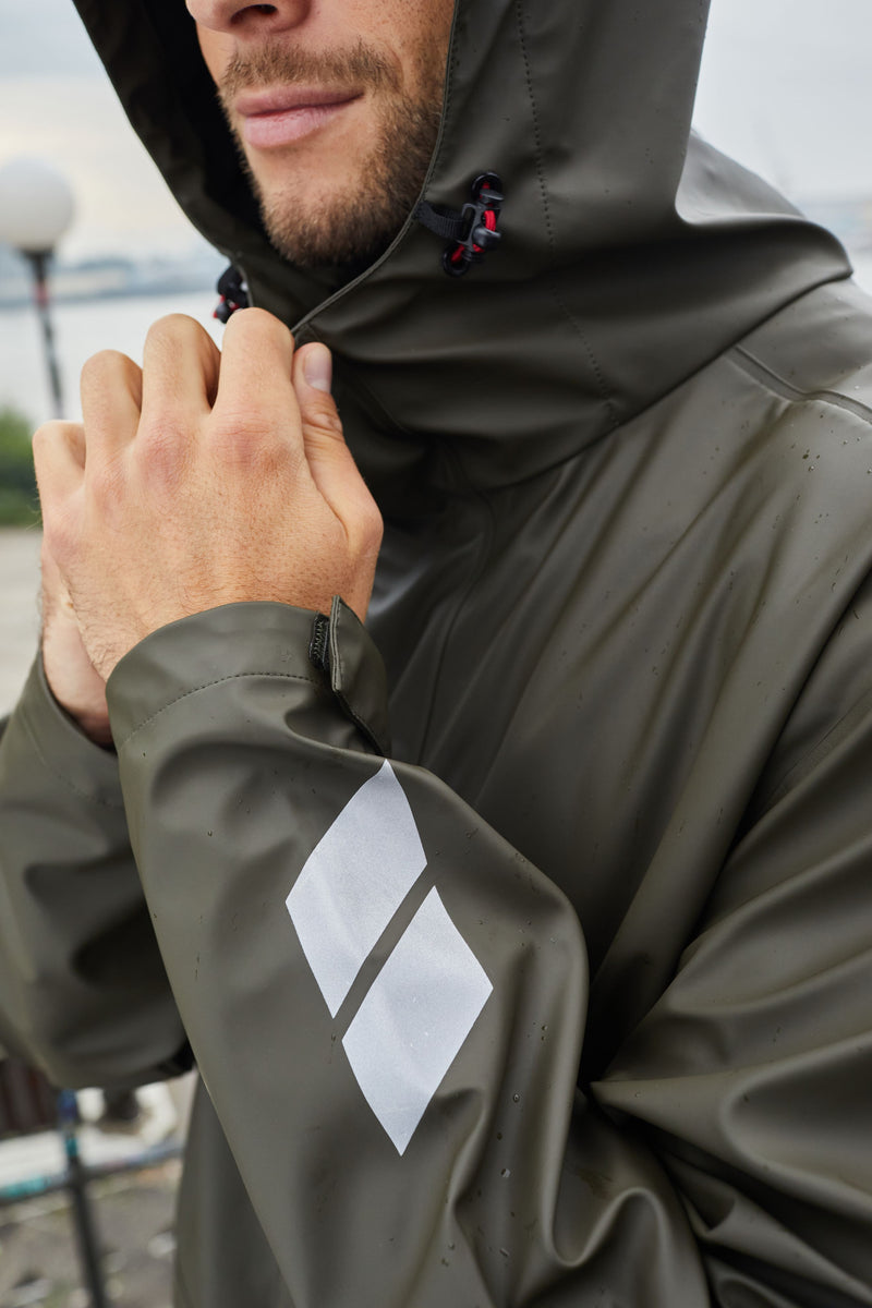 Laden Sie das Bild in Galerie -Viewer, Praktische Unisex Regenjacke zum Überziehen, vielseitig einsetzbar - JN1846
