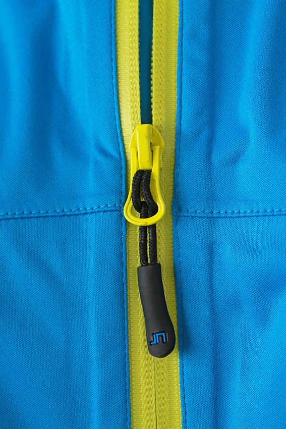 Laden Sie das Bild in Galerie -Viewer, Ultraleichte Softshell-Jacke für extreme Wetterbedingungen - JN1098
