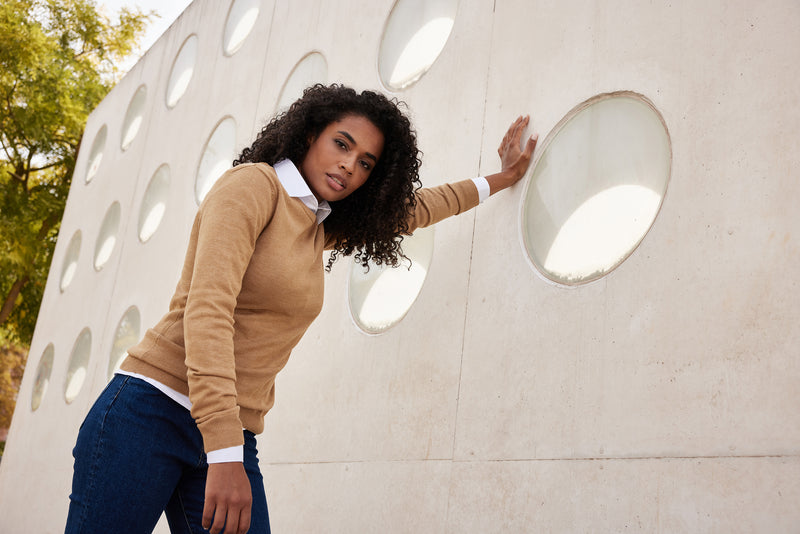 Laden Sie das Bild in Galerie -Viewer, Klassischer Baumwoll-Pullover - Damen - JN1313
